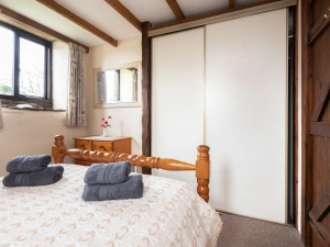 Double bedroom continued 