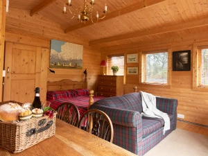 Bedroom & Lounge