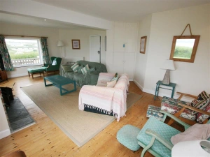 Sitting room continued 