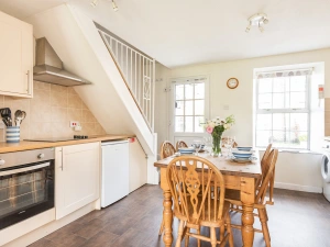 Kitchen & Dining Area