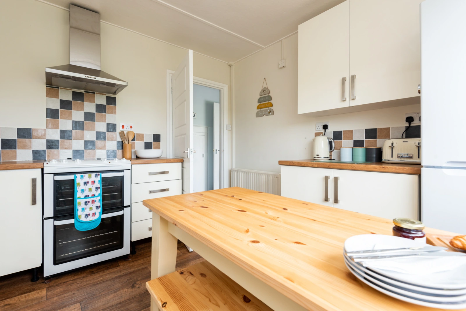 The kitchen dining room