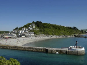 The Looe Banjo Pier and sandy beach, only yards away from Jemima Cottage