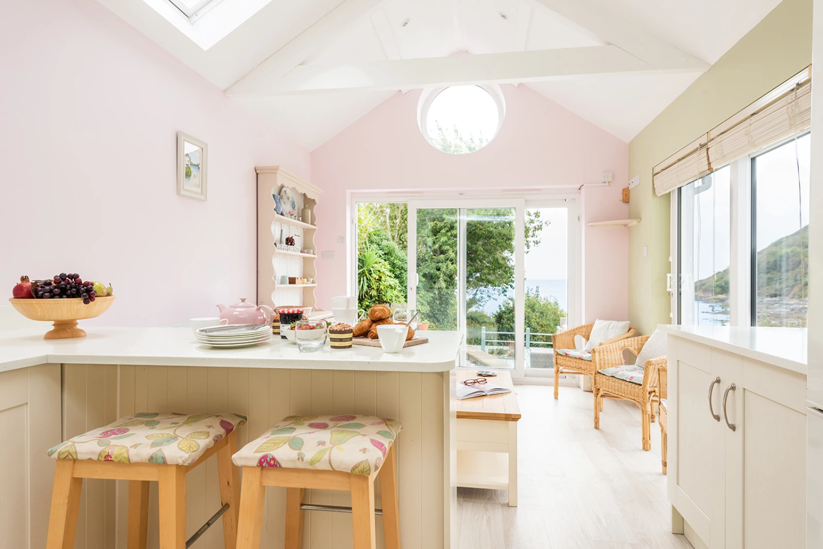 Kitchen/Snug with sea views