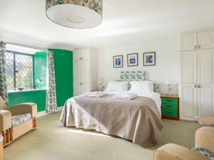 Master Bedroom - En-suite
