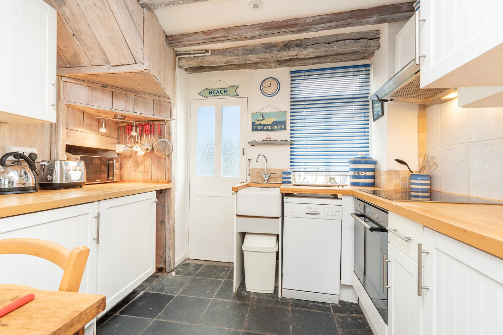 The kitchen 
