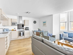 open plan living area, kitchen, lounge and dinining area - 4 At The Beach