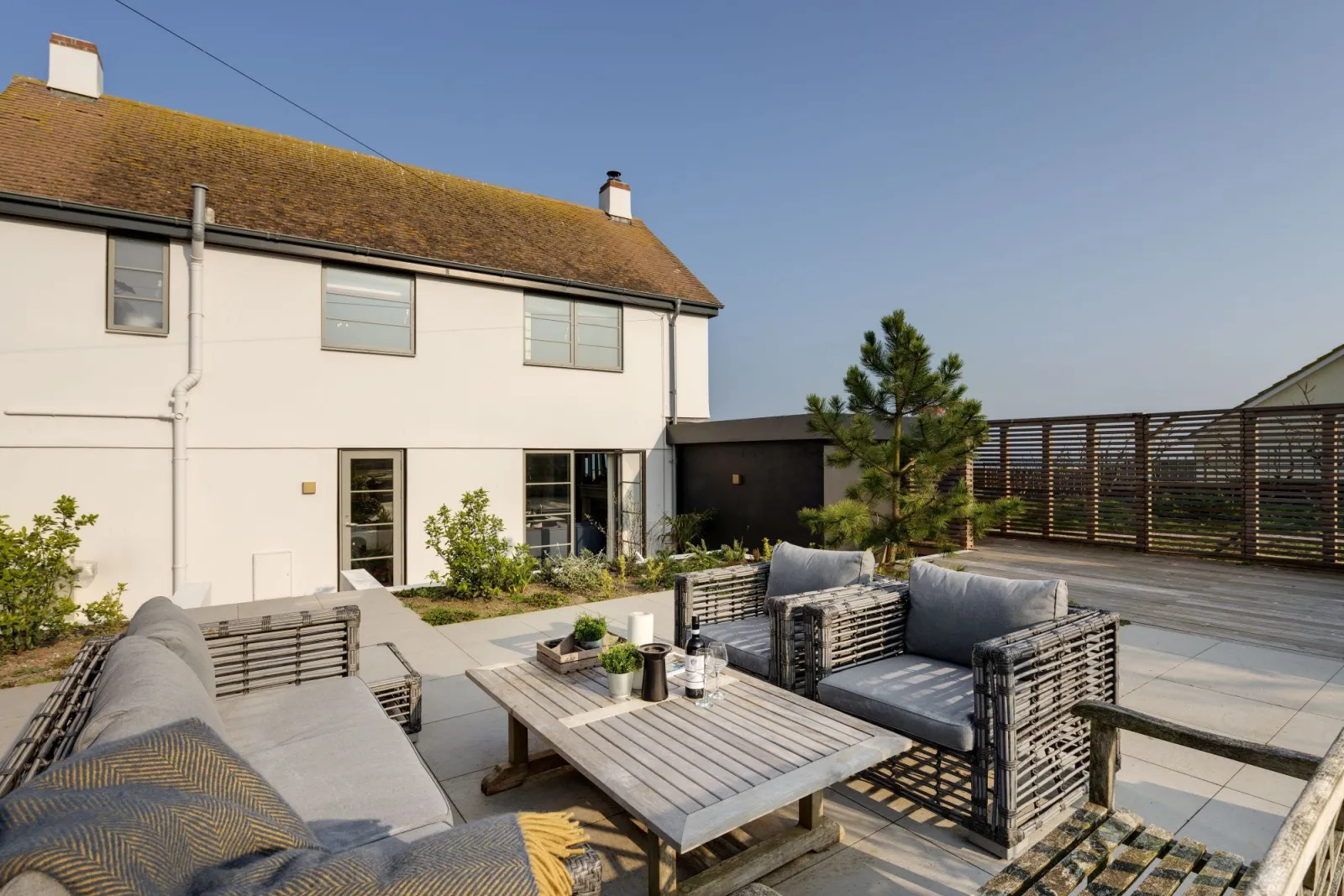 Rear furnished patio - Beam Ends