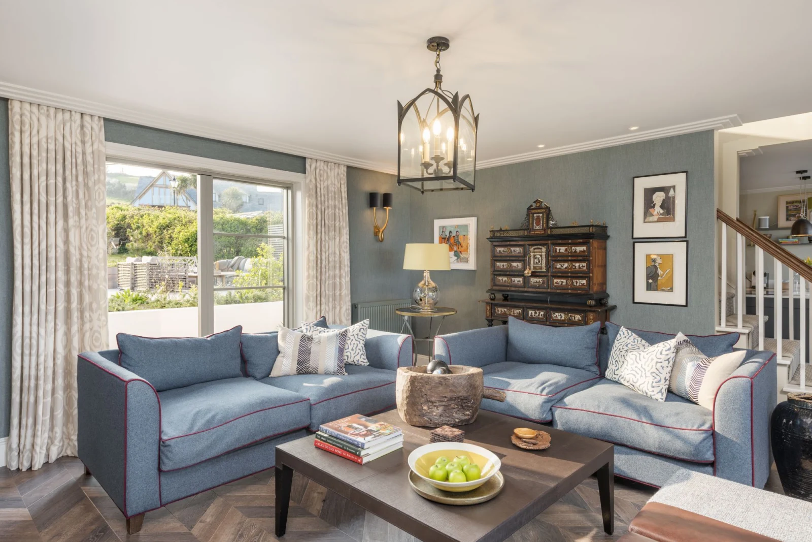 Living room with sofas and garden access, Free WiFi - Beam Ends