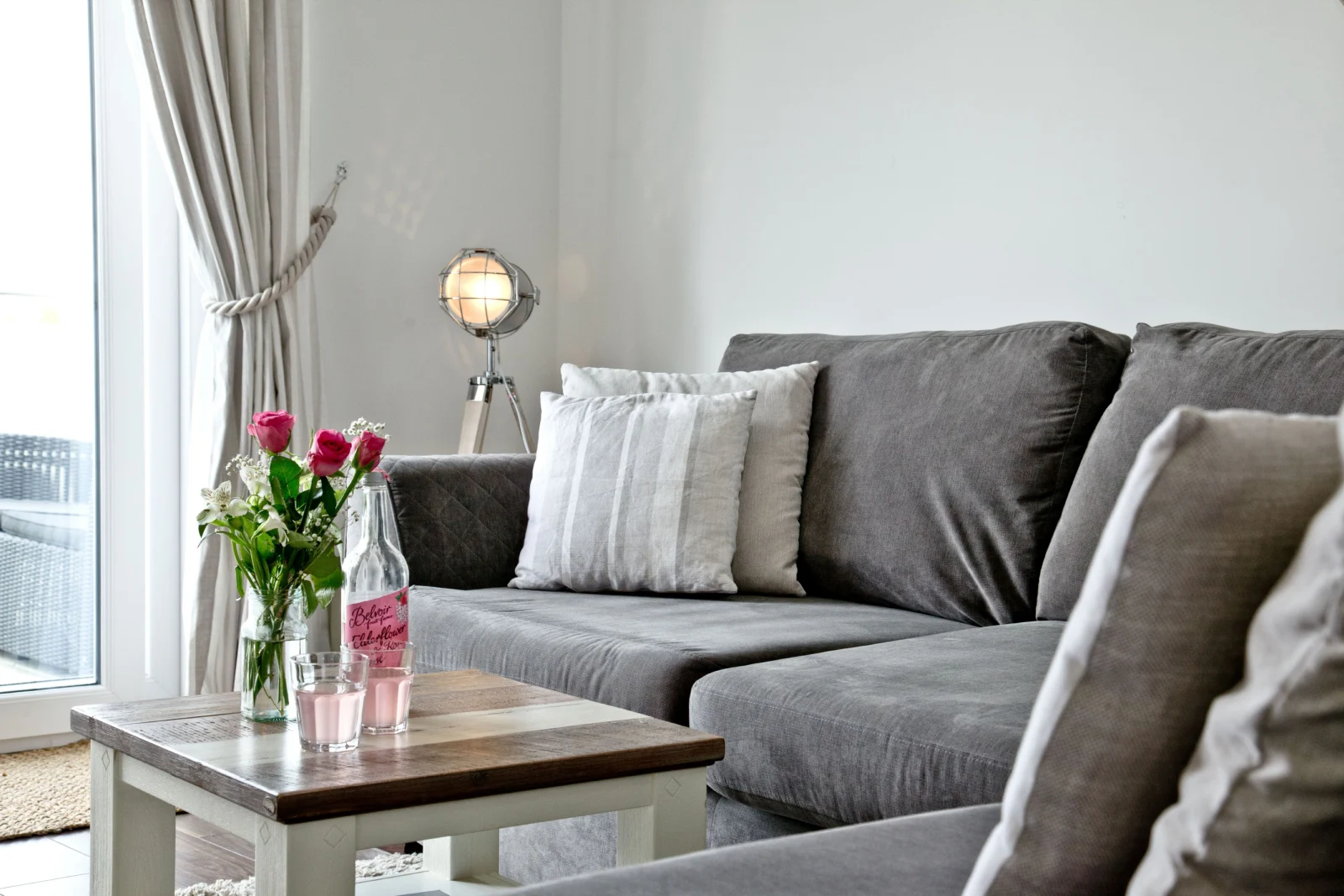 Living area with sofa, coffee table  - Sunnymead