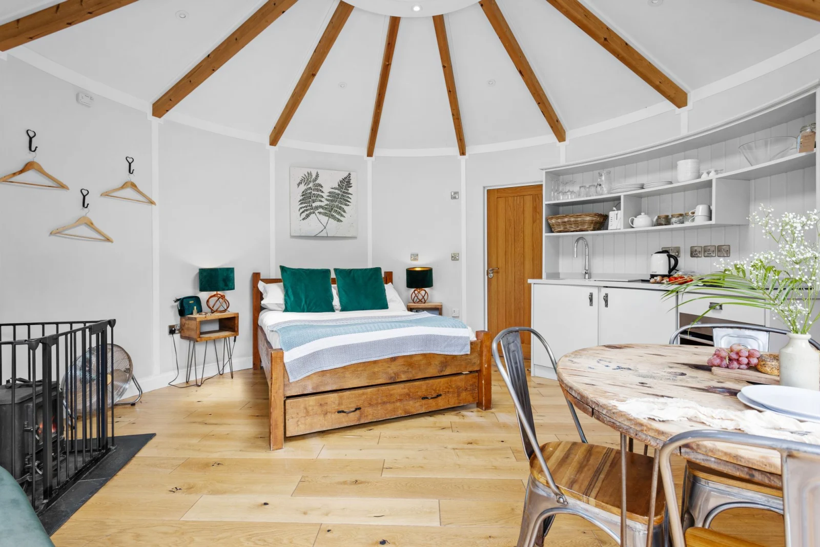 Open Plan Living-Fern Leaf