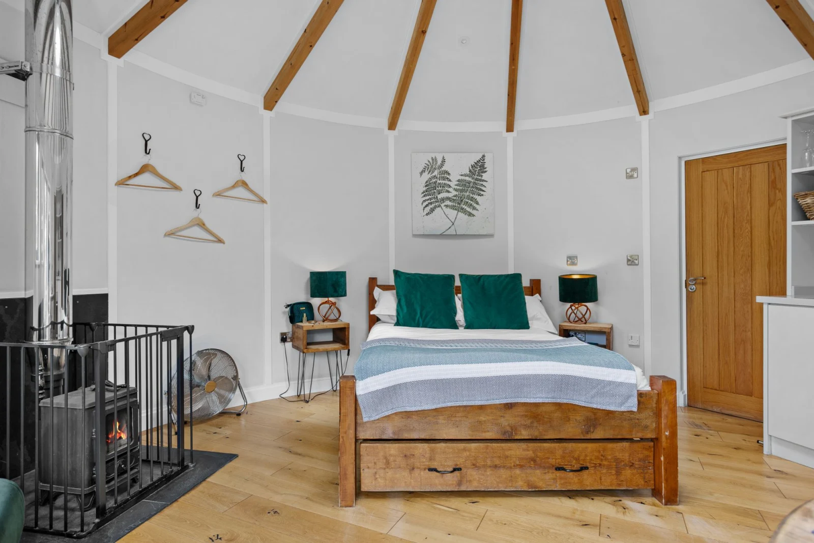 Double Bed, Woodburner-Fern Leaf