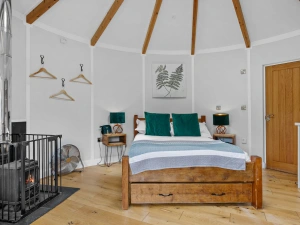 Double Bed, Woodburner-Fern Leaf