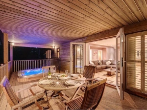 Hot Tub, Terrace-Willow Lodge 