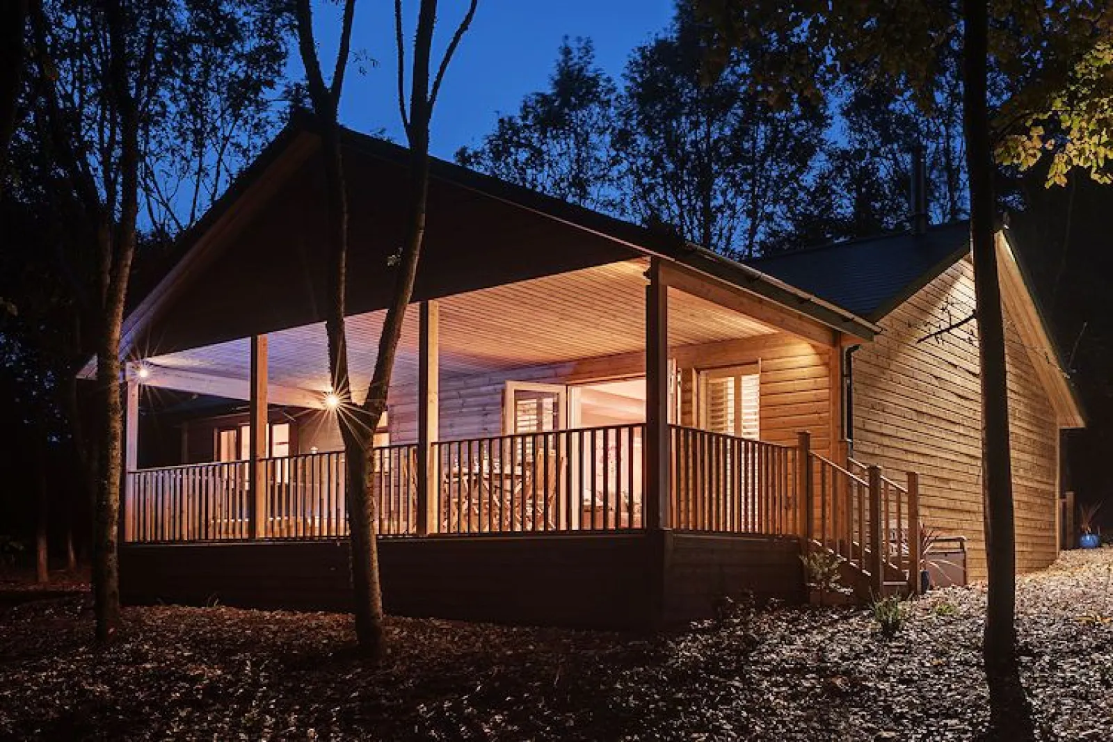 Willow Lodge at night