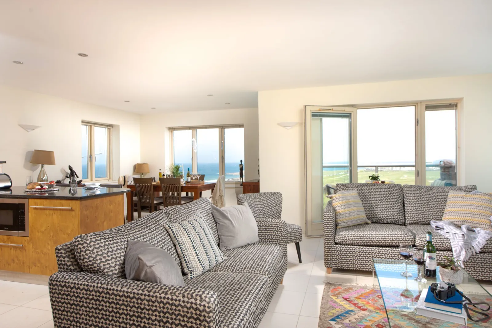 Sofas in open plan living, dining and kitchen areas - 5 The Vista