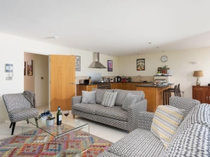 Comfortable seating in living area - 5 The Vista