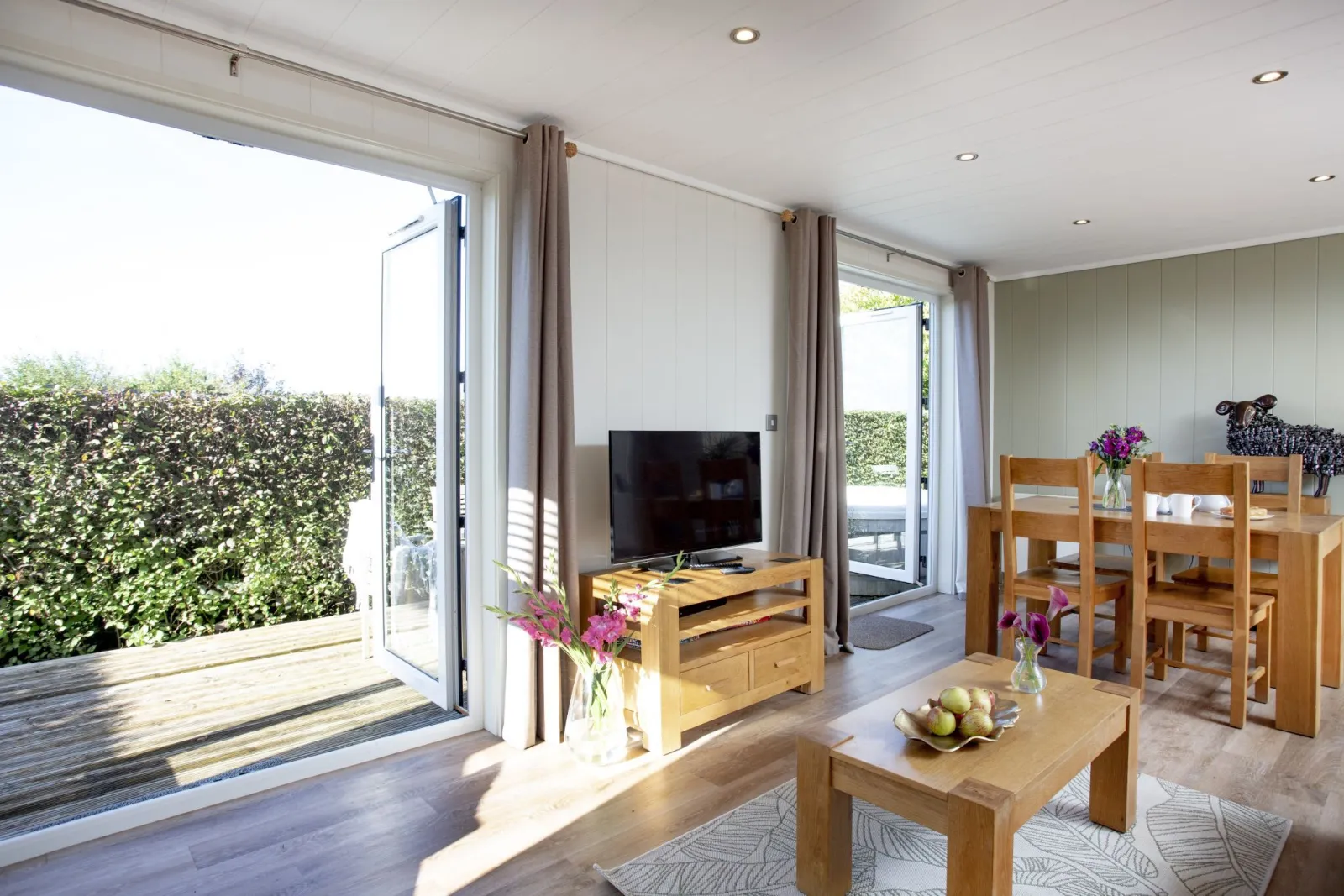 Dining Table, Smart Tv, Coffee Table-Whileaway Lodge