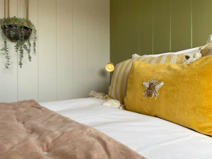Decorative detail in master bedroom - The Sleights, Strawberryfield Park