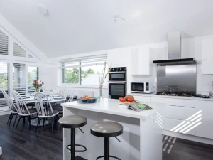 Kitchen and dining space, electric oven grill and hob - Swanpool View