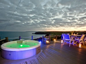 Hot Tub, Decked Area, Dining Area-Spindrift