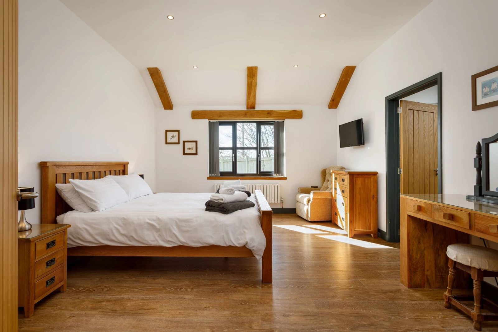 King Size Bed, Chest of Drawers, Dressing Table-The Coachman's Halt