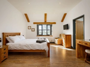 King Size Bed, Chest of Drawers, Dressing Table-The Coachman's Halt