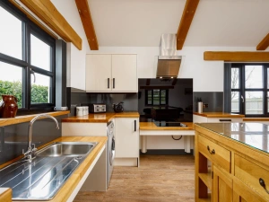 Accessible Kitchen. Kitchen Island-The Coachman's Halt