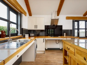Accessible Kitchen. Kitchen Island-The Coachman's Halt