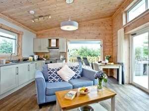 Swanpool, Great Field Lodges