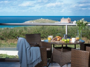 Balcony, Outdoor Dining- 4 The Vista