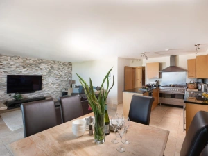 Open Plan Living- 4 The Vista