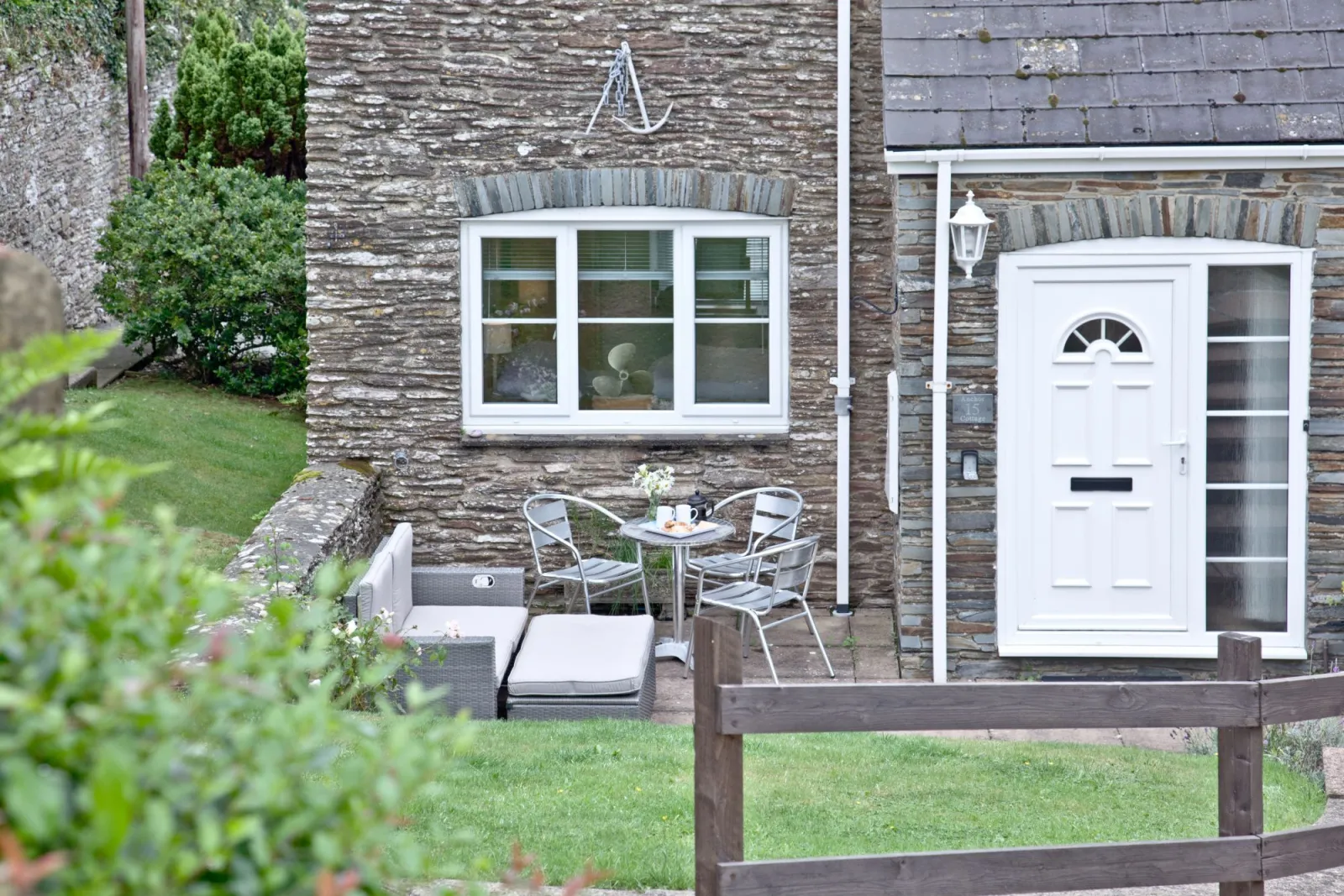 - Anchor Cottage 