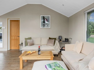 Property image 7 for LC574057