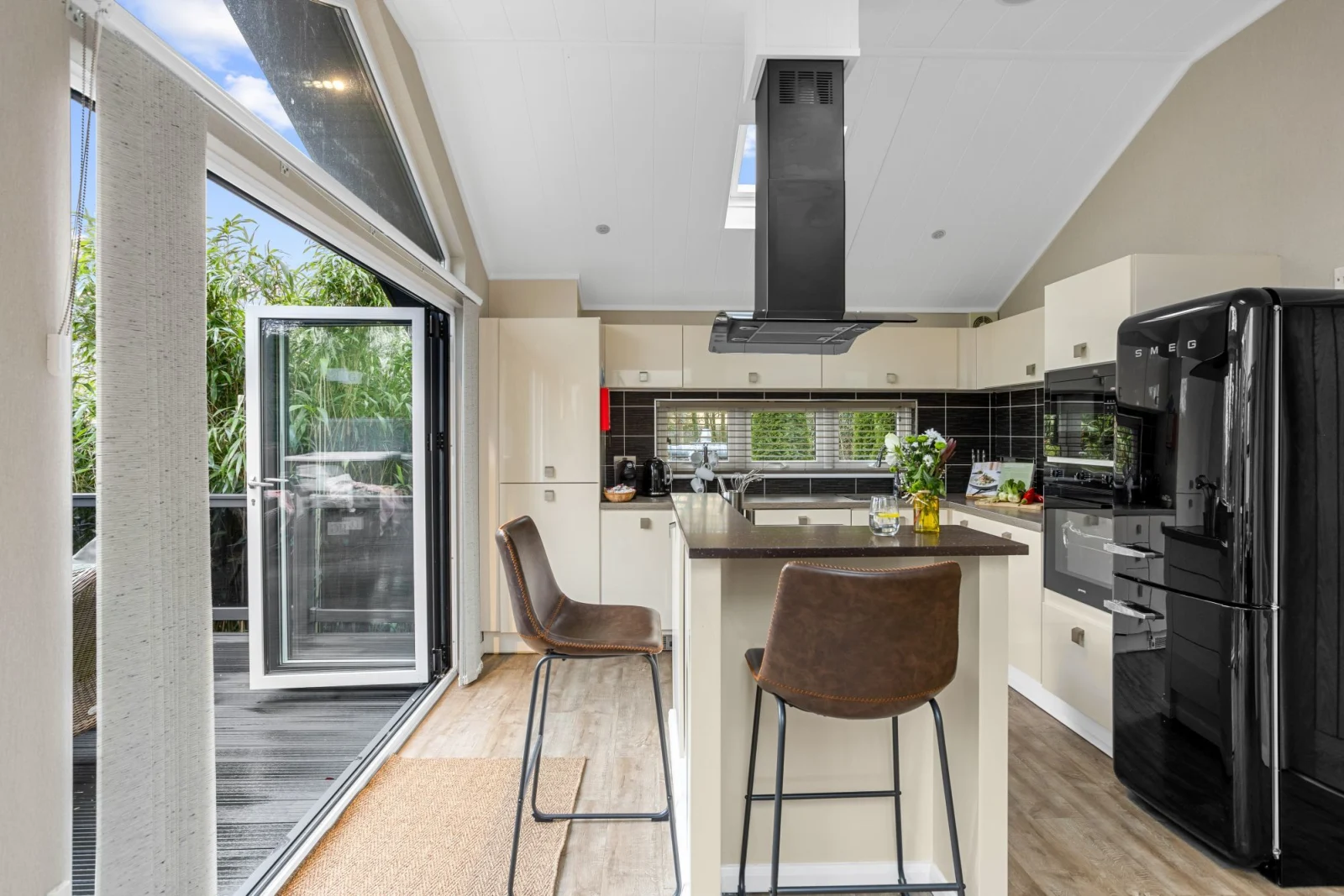 Property image 2 for LC574057