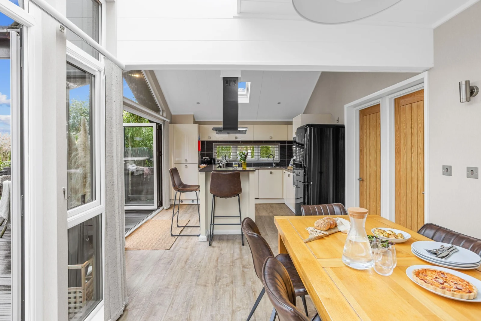 Property image 4 for LC574057