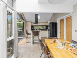 Property image 4 for LC574057