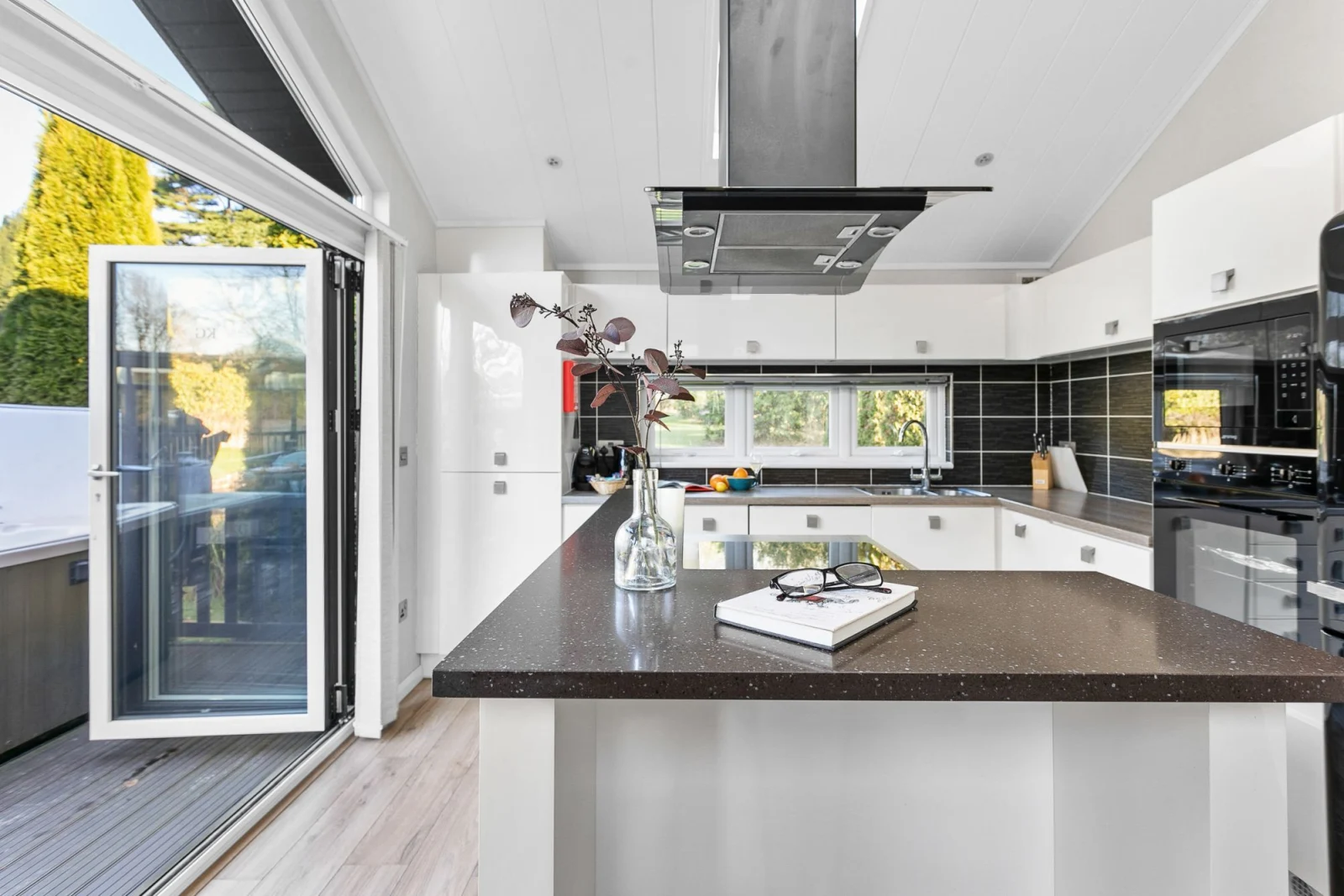 Property image 8 for LC574058