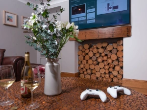 Smart TV with games console - 3 The Manor, Porthkidney Sands