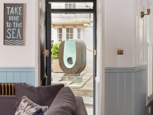 The private entrance for Azenor - Azenor