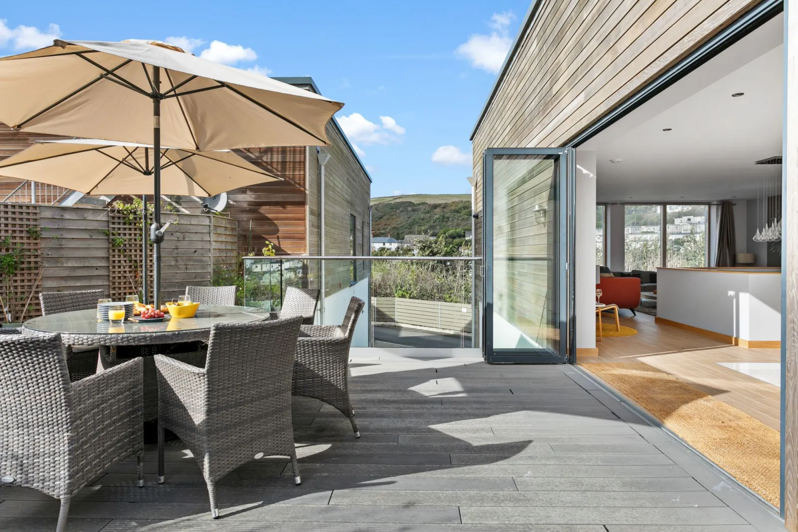 Outdoor Dining Area-Coast At Beachdown