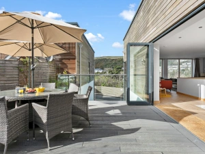 Outdoor Dining Area-Coast At Beachdown