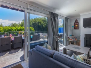 Outside seating at Lodge 27