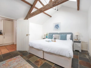 Master bedroom with super king size bed - Laity Vean Hideaway