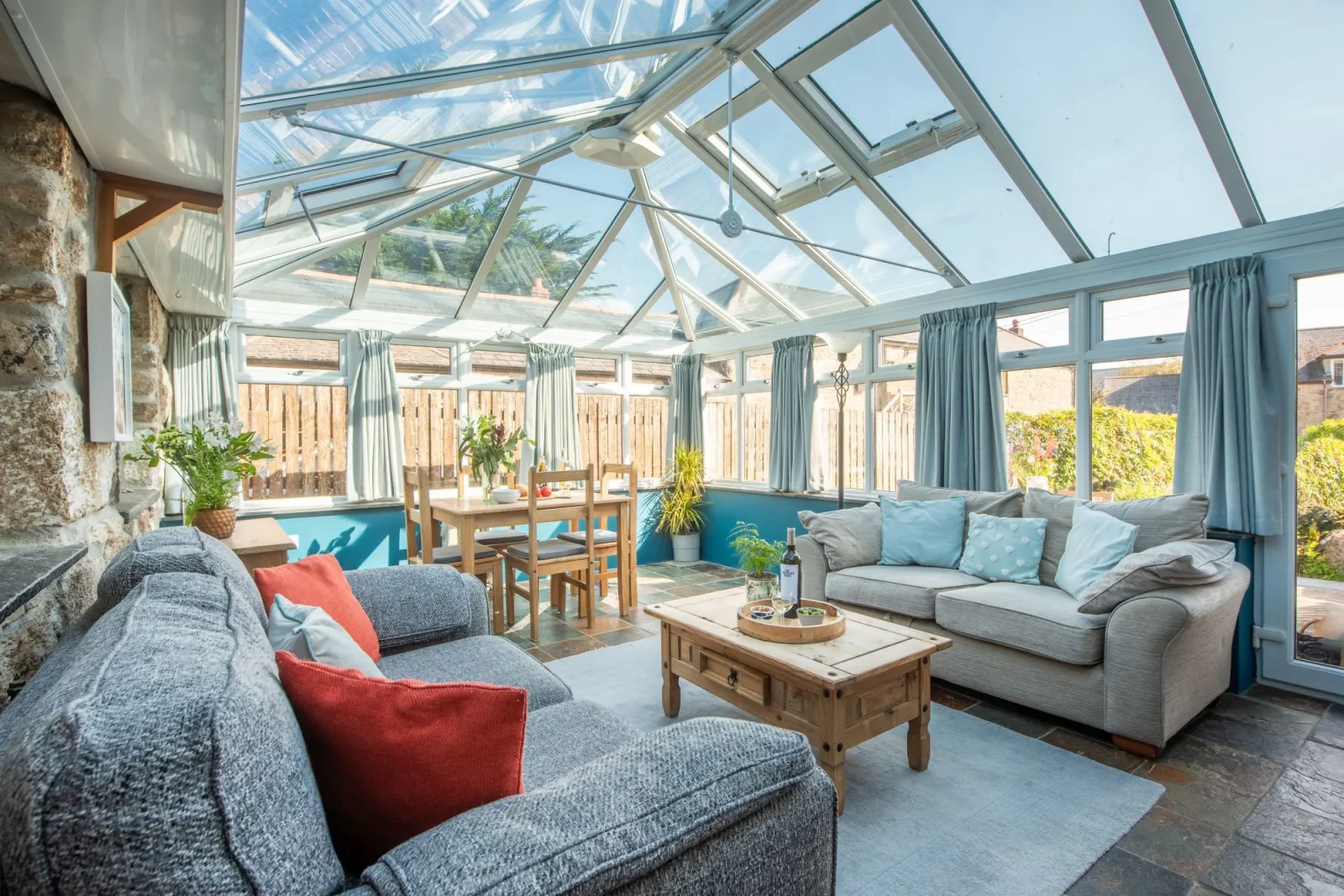 Living and dining area - Laity Vean Hideaway