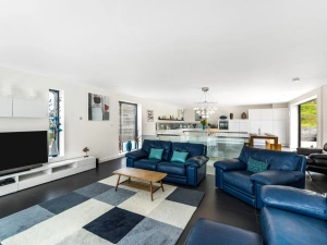 Lounge, Smart Tv-1 Beachdown