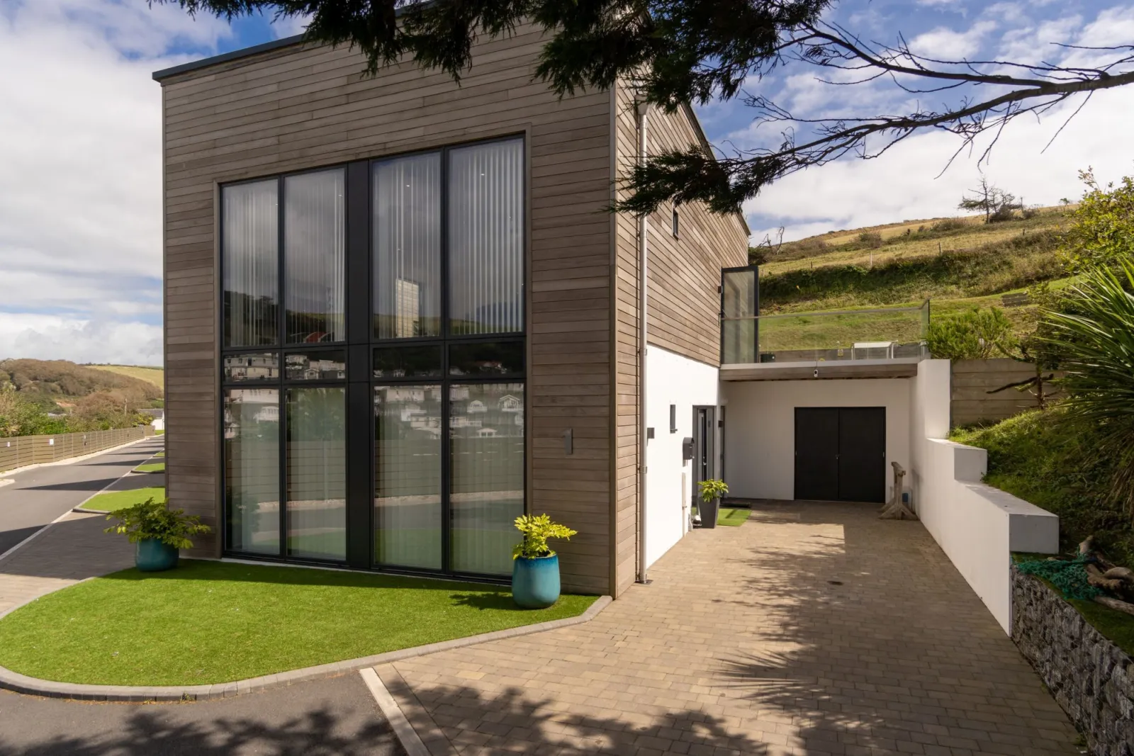 1 Beachdown, Parking for 2 Cars