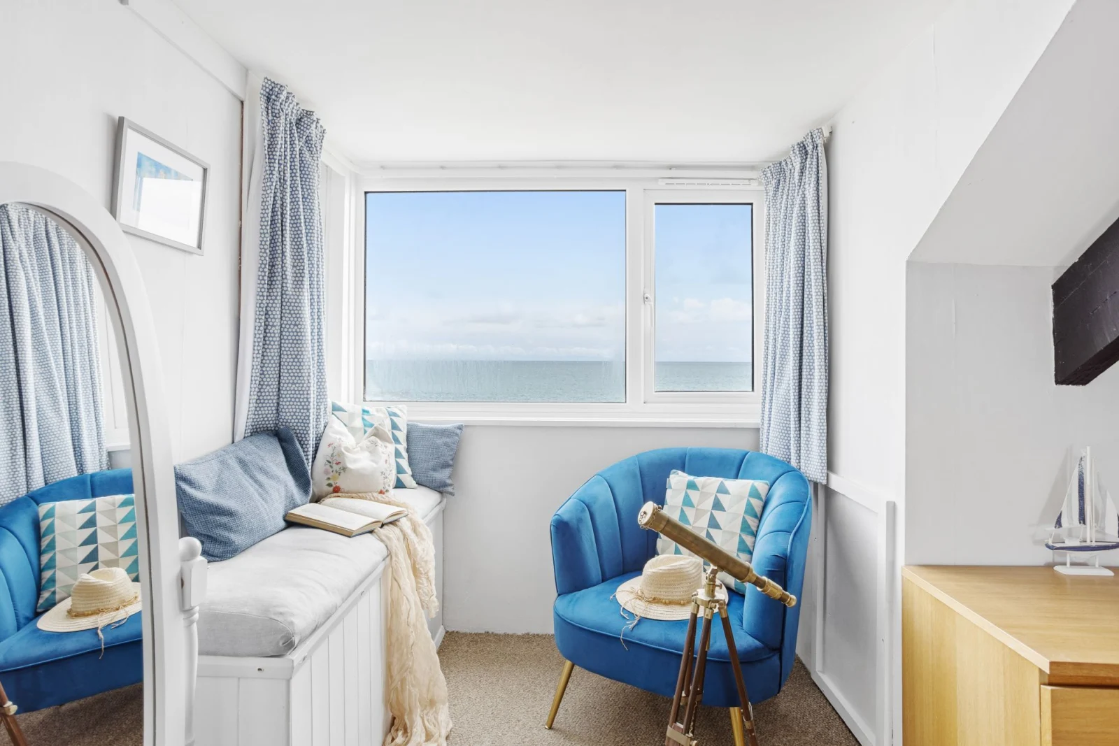 A comfortable window seat and chair - 3 Bayview