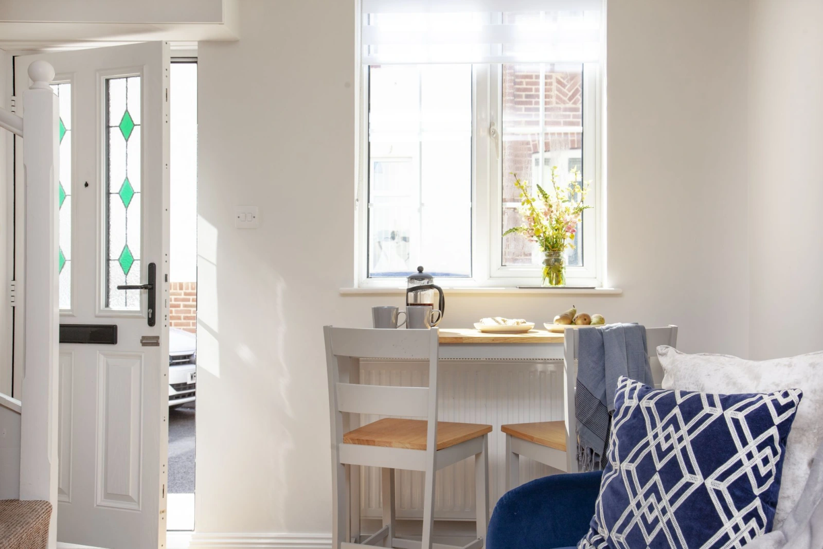 Dining area with access to street - Cobblers Cottage