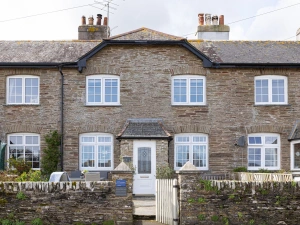 The property from the road - Bumble Cottage