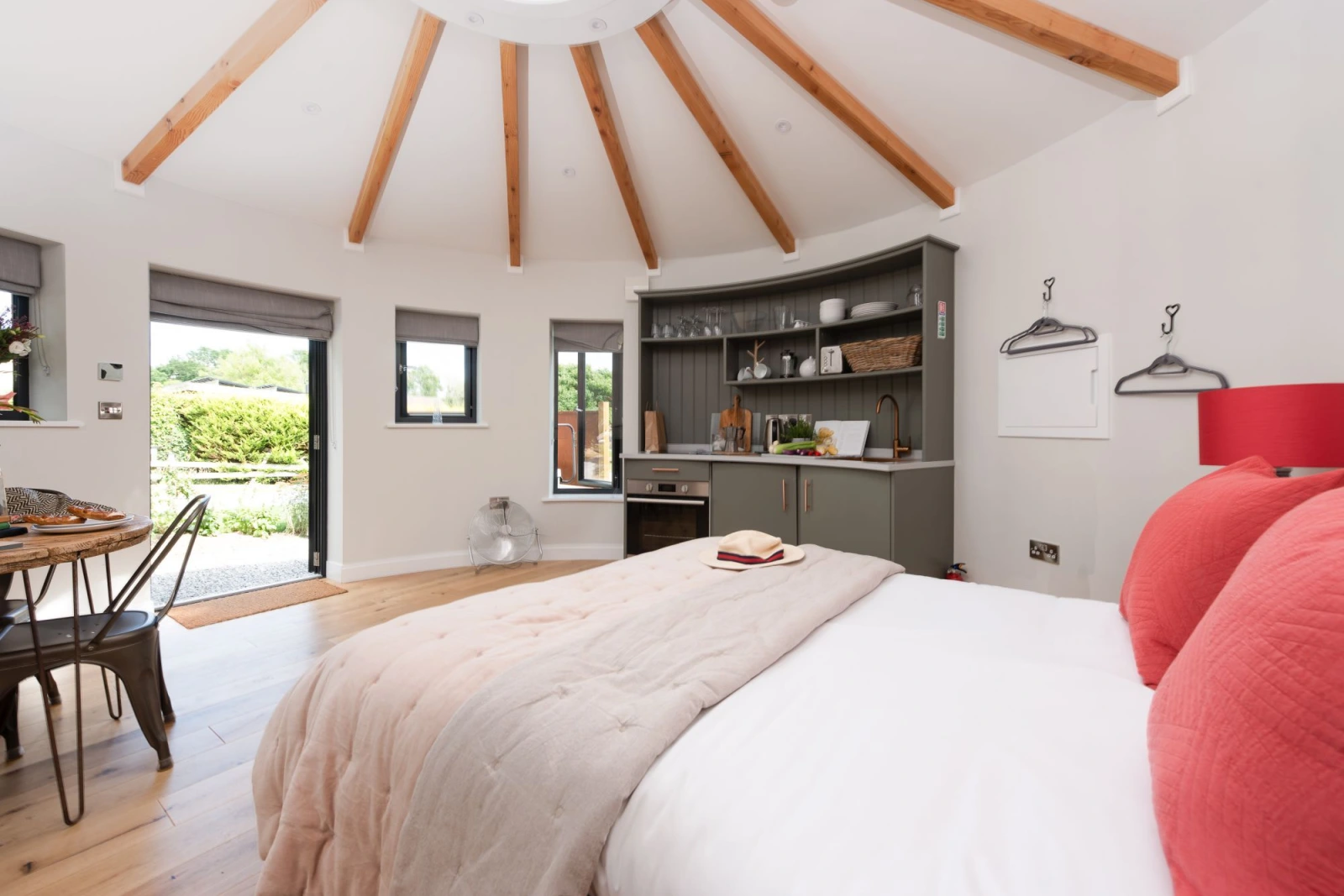 Living Area, Double Bed, Open Plan-Flow Roundhouse